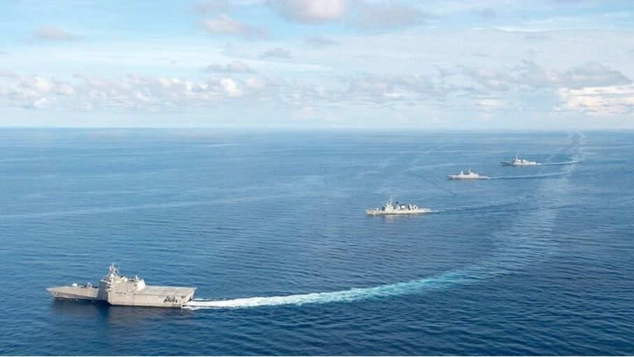  سفينة حربية أمريكية دخلت بشكل غير قانوني مياه الصين الإقليمية