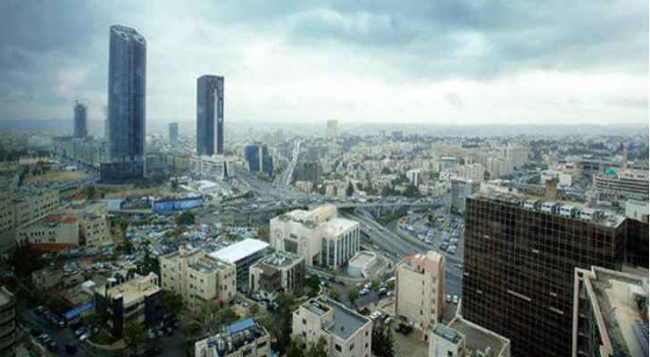 الجمعة: زخات متفرقة من الامطار و انخفاض على درجات الحرارة 