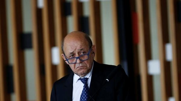 وزير الخارجية الفرنسي يعزل نفسه لمخالطته مصاب كورونا