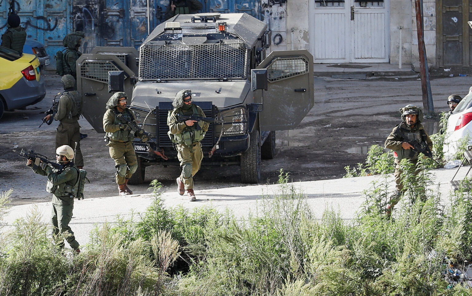   استشهاد 4 فلسطينيين و إصابة 8 اخرين برصاص الاحتلال غرب رام الله