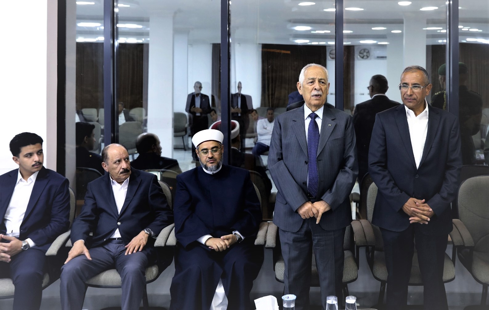 مندوبا عن الملك وولي العهد ..  العيسوي يعزي عشائر العظامات وآل عباد