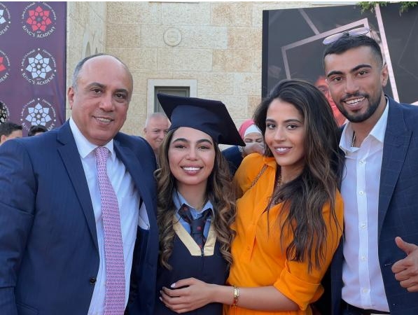زين القيسي  ..  مبارك التخرج