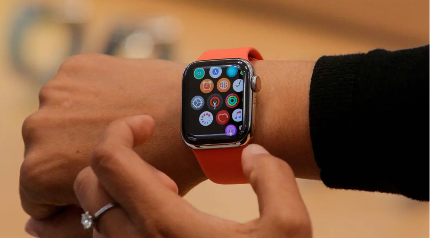 آبل تطلق watchOS 27 بميزات جديدة لساعاتها الذكية