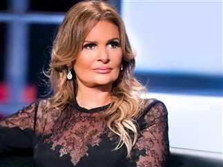 "لم تكن سعيدة" ..  الفنانة يسرا تتحدث عن طفولتها - صور 