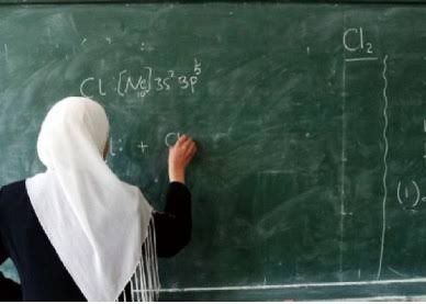 معلمة تناشد إنصافها وإعادتها للعمل في مدارس مخيم الزعتري:"لدي 6 أبناء وظروفي المعيشية صعبة"