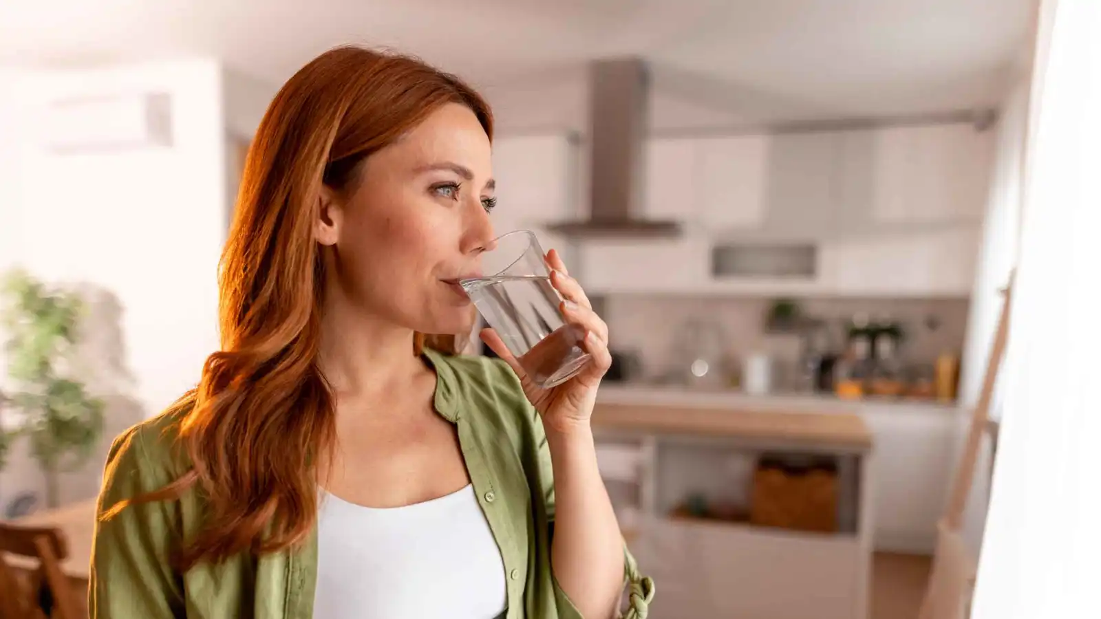 شرب الماء بكثرة ..  هل يحمل خطرا خفيا على الكلى؟ 