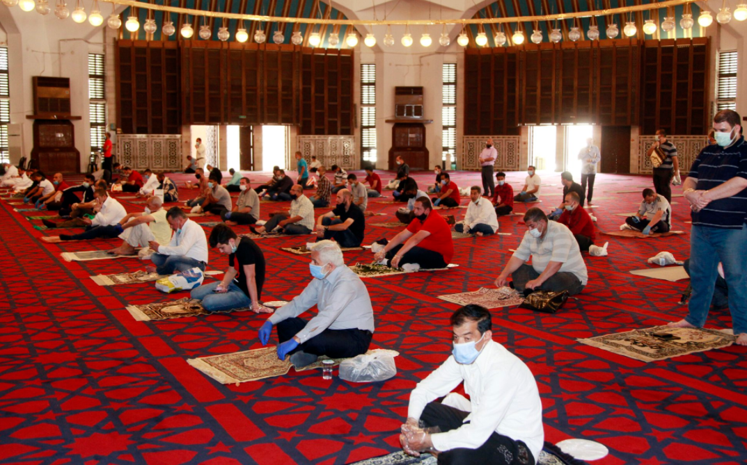 هل سيصلي الأردنيون التراويح في المساجد؟