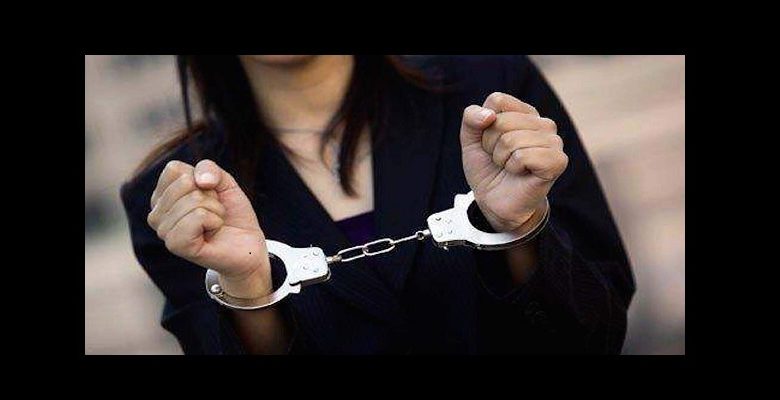  القبض على سيدة عرضت رضيعها للبيع عبر "فيسبوك" في مصر 