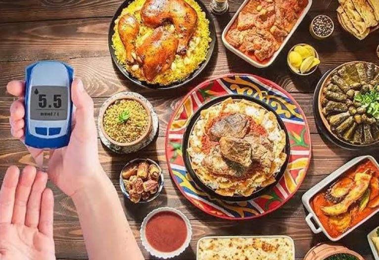 لضبط مستوى السكر في الدم خلال الصيام ..  اقرأ الآتي