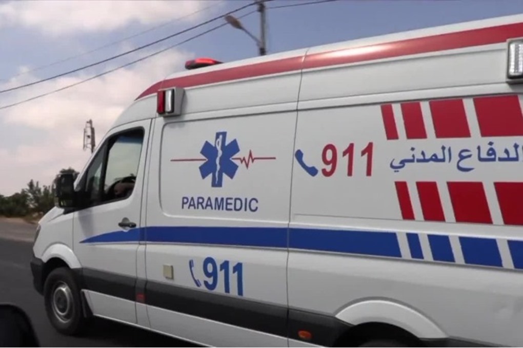 5 إصابات  ..  مركبة تتجاوز الاشارة حمراء وتصطدم بالباص السريع
