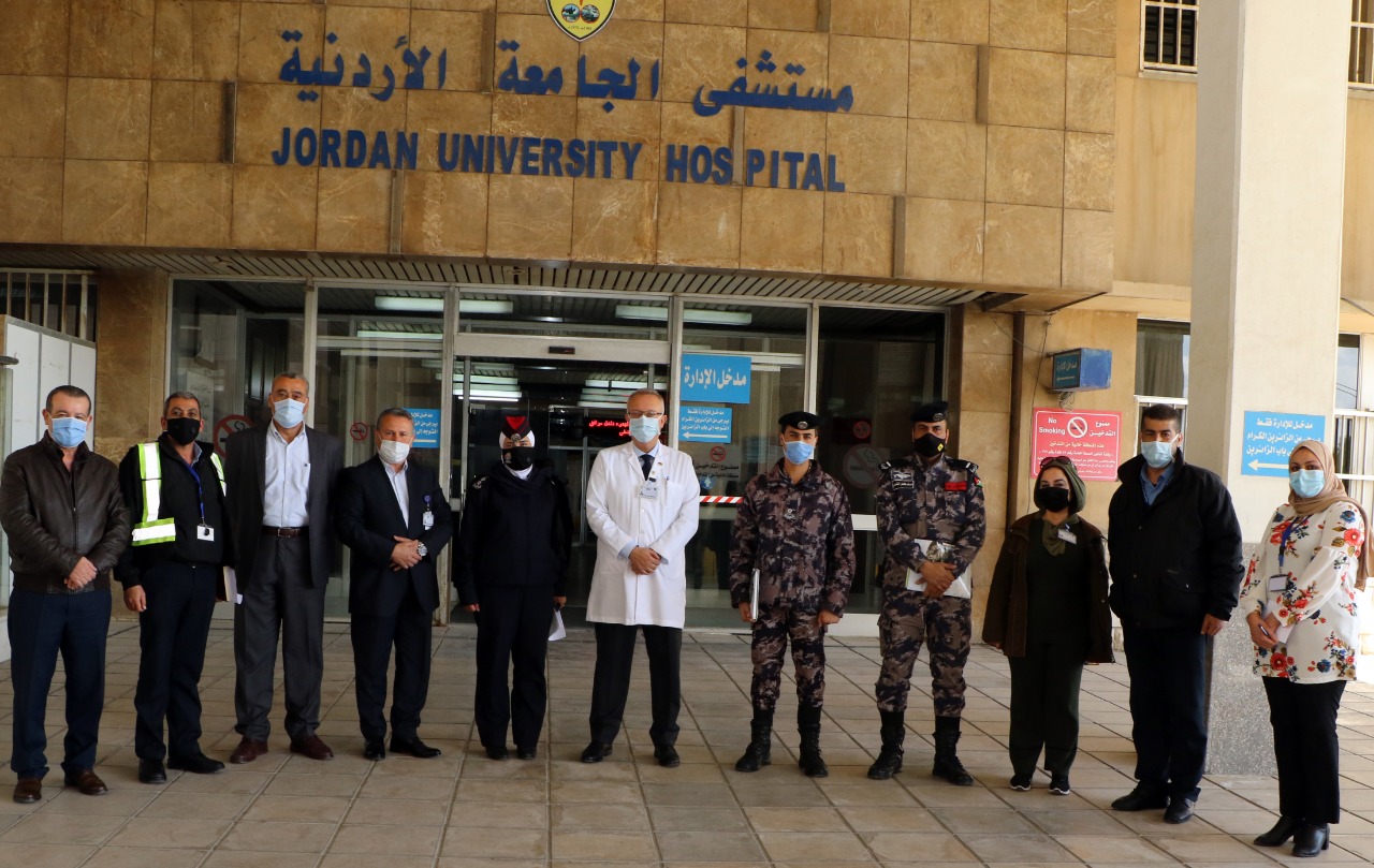 مستشفى الجامعة الأردنيّة بالتعاون مع مديريّة الدفاع المدني يُنفّذ تمرين إخلاء وهمي في مبنى العيادات الخارجية 