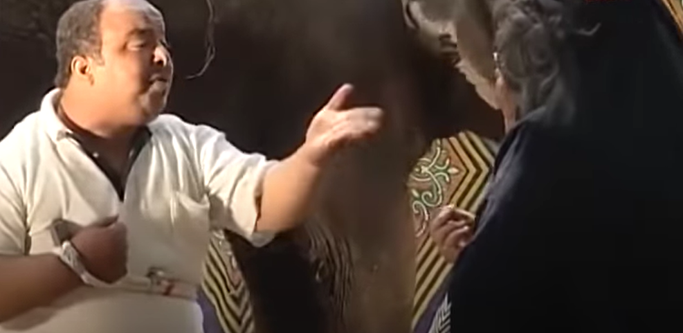 بالفيديو  ..  هدية صادمة 