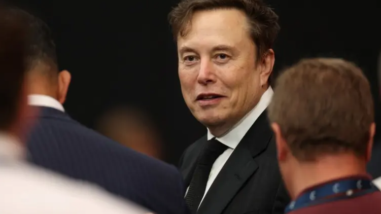 ماسك ينفي جمع "إكس إيه آي" تمويلاً بقيمة 15 مليار دولار