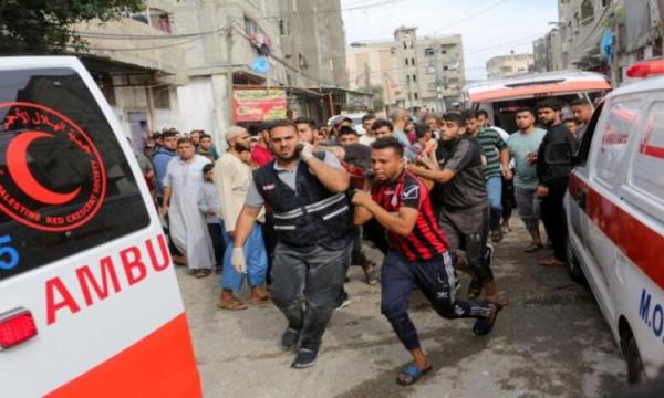 "الصليب الأحمر" تعلن مقتل 2 من موظفيها بقصف في غزة