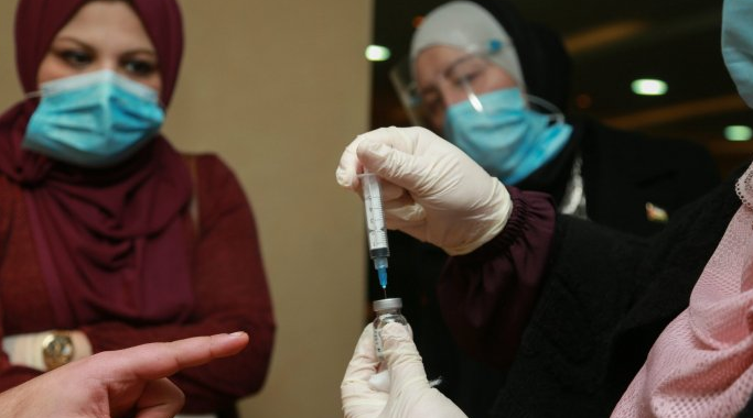 وزير الصحة: توجه لفتح باب التطعيم الجمعة و السبت