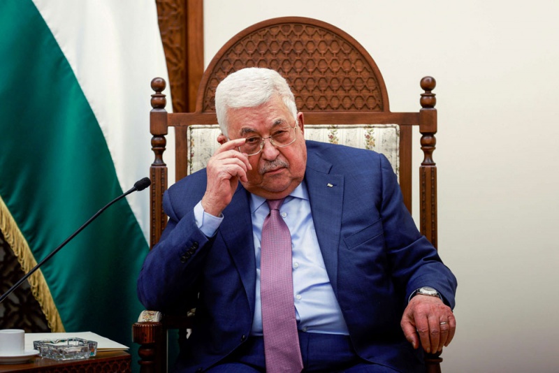 الحكومة الفلسطينية تقدم استقالتها لعباس اليوم
