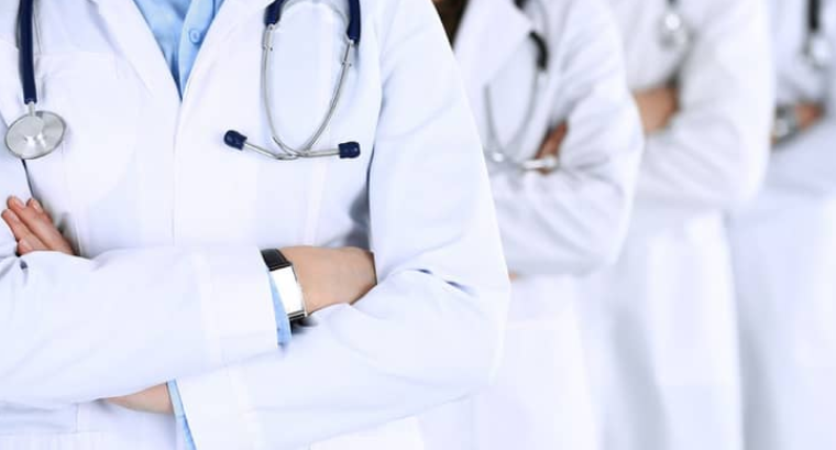نقابة الأطباء توقف التعامل مع 4 شركات تأمين اعتبارًا من الأحد  ..  (أسماء)