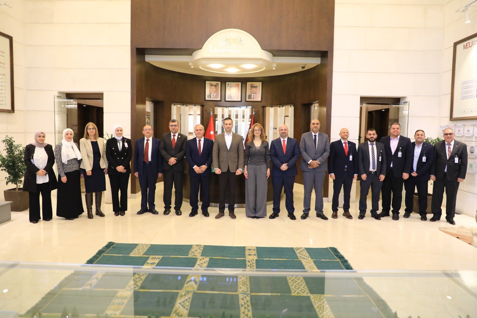 "الشرق الأوسط" تكرم عددًا من منتسبيها السابقين لأدوارهم الإيجابية الفاعلة