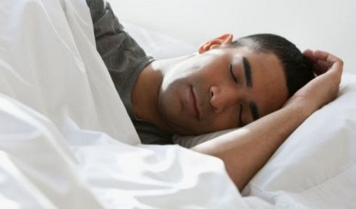 دراسة أمريكية .. 6 أشياء تحدث للجسم بسبب النوم على الجانب الأيسر! صحة