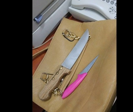 اعتقال فتاتين بزعم محاولتهما تنفيذ عملية طعن بالقدس