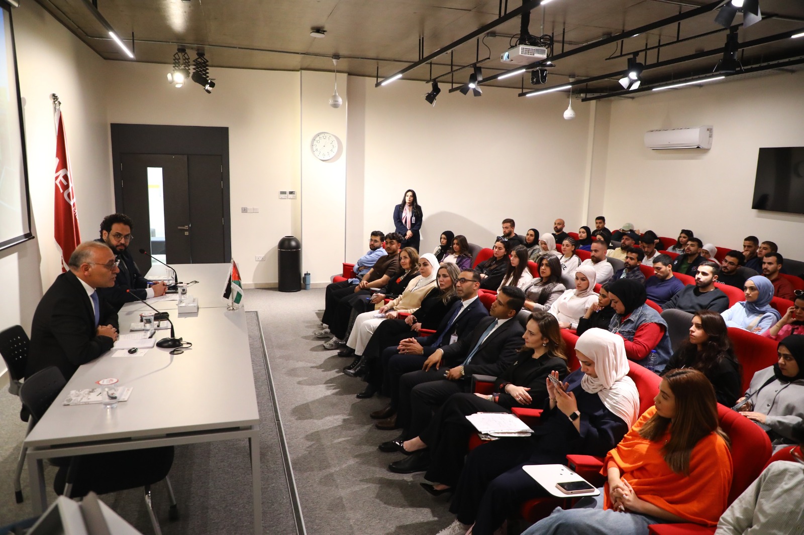 مدير عام التلفزيون الأردني البواريد من "الشرق الأوسط": يجب عدم الانجرار خلف الشائعات أو الأخبار غير الموثوقة