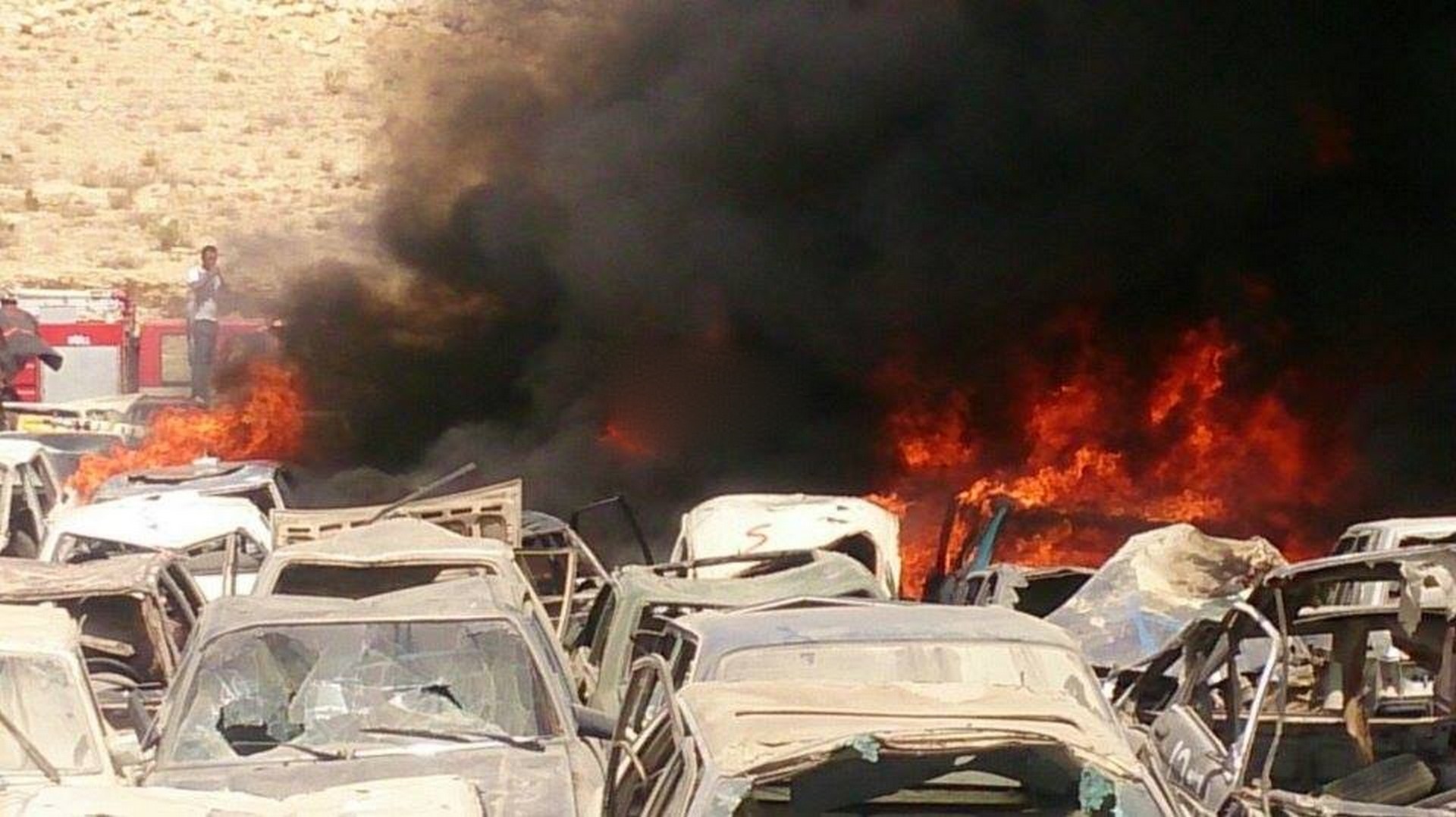 إخماد حريق مركبات في محافظة الزرقاء