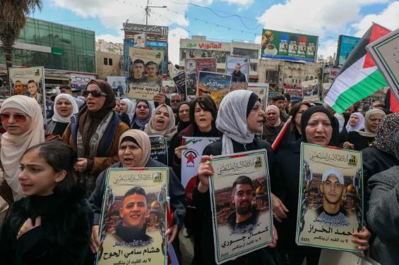 مواجهات بالضفة رفضا لقانون "إعدام الأسرى" بالتزامن مع اقتحامات إسرائيلية