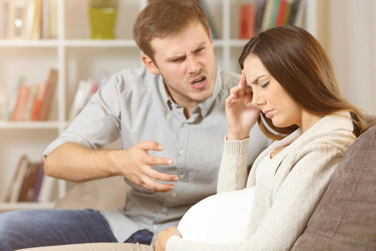 حامل وزوجي لا يتفهم متاعب الحمل النفسية كيف أتصرف؟