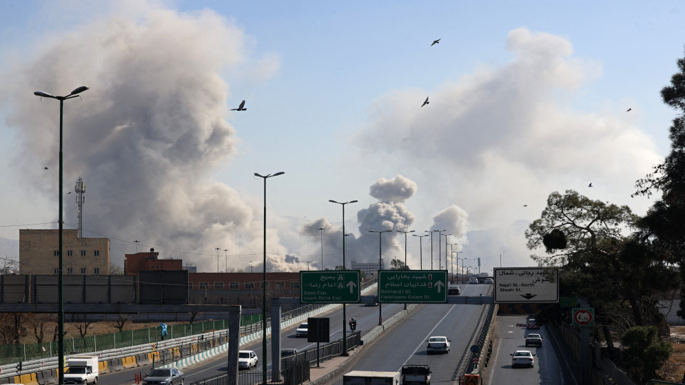 سماع دوي انفجارات قوية في وسط طهران