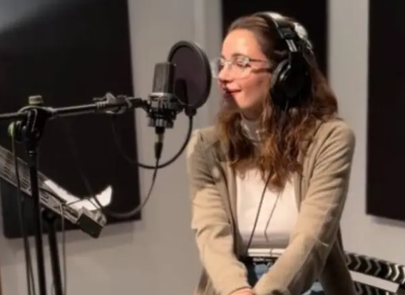 أصالة لابنتها "ممنوع تغني" ..  فيديو يتصدر الترند