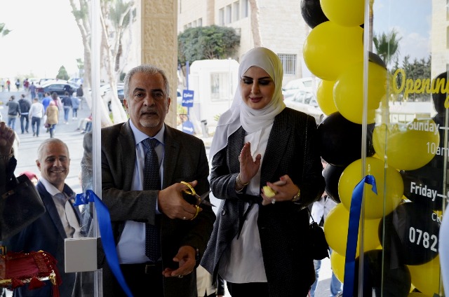  افتتاح محل هدايا" Souvenir shop"  في جامعة عمان الاهلية