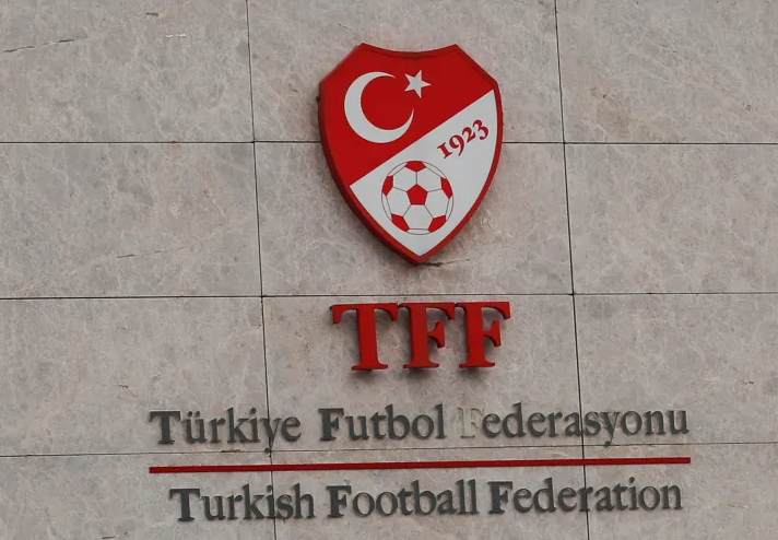 فضيحة في الدوري التركي ..  مئات الحكام متهمون بالمراهنة على المباريات