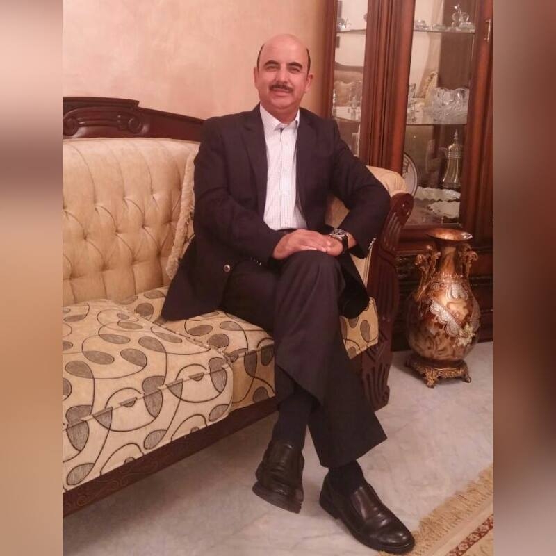 دولة الرئيس ..  اخلعه ..  فهذا قائدٌ يتغطرس .. ! 