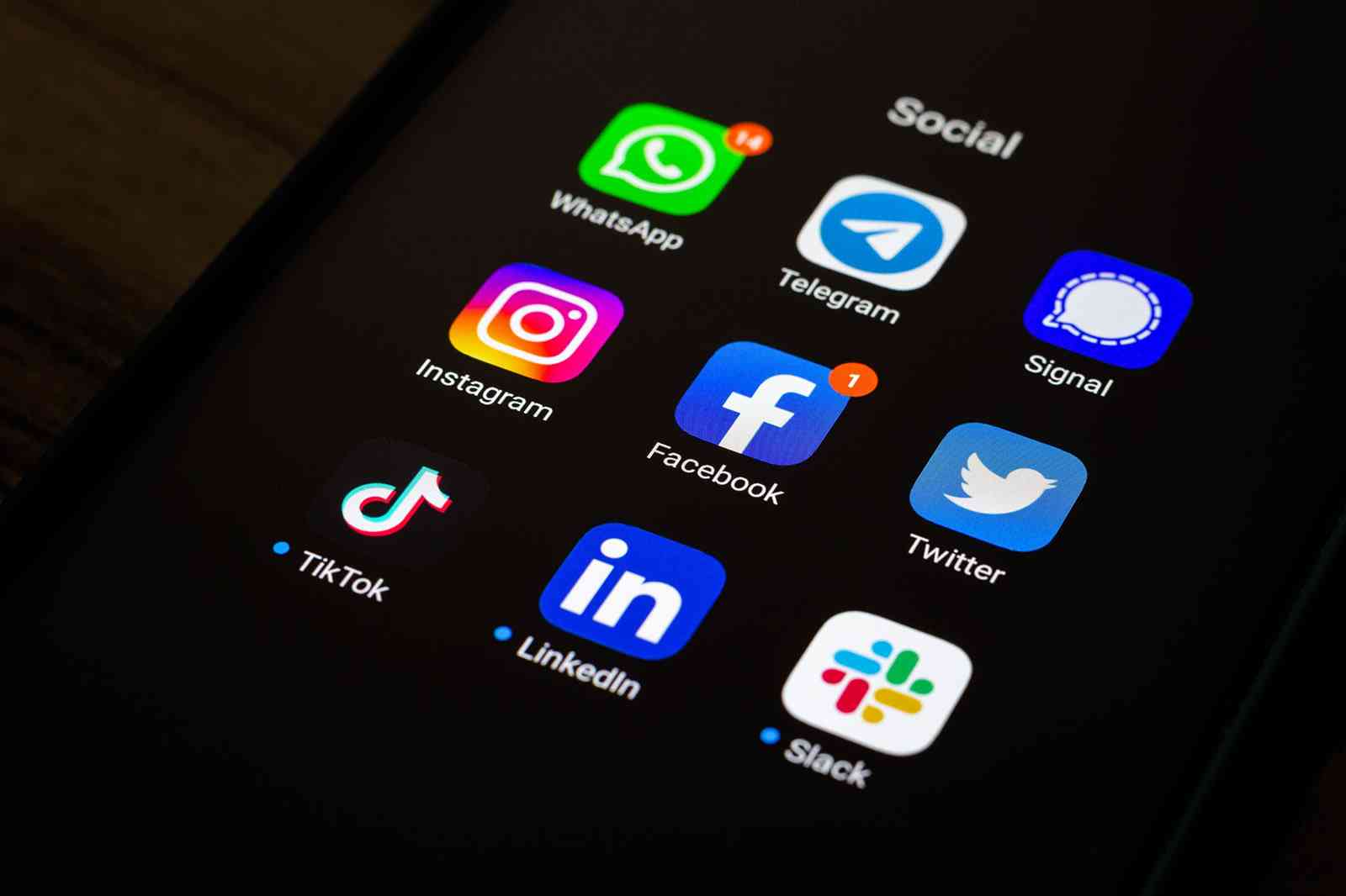 روسيا تفرض غرامة على «فيسبوك» و«تليغرام» و«تويتر»