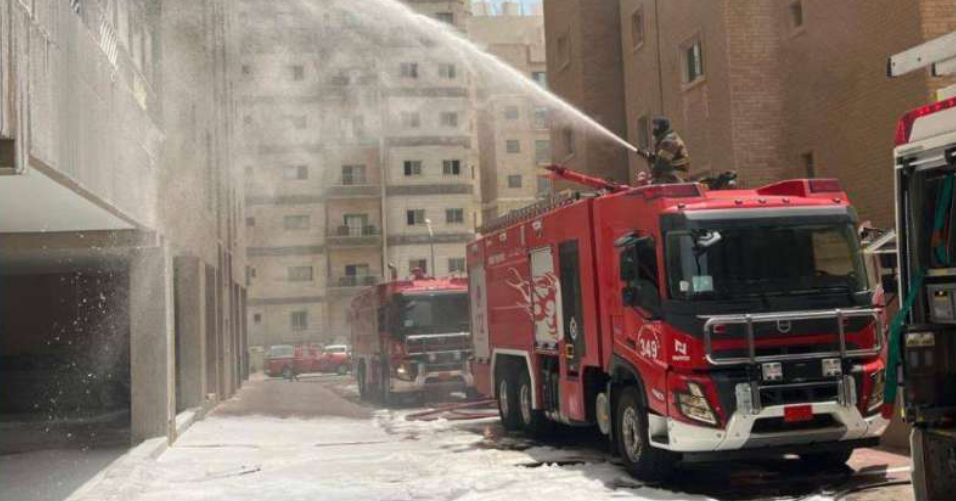 الكويت  ..  السيطرة على حريق عمارة في منطقة الفنطاس ..  ولا إصابات