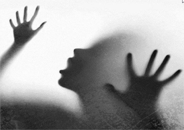 محكمة تكشف اغتصاب ممثلة مصرية تحت تهديد السلاح