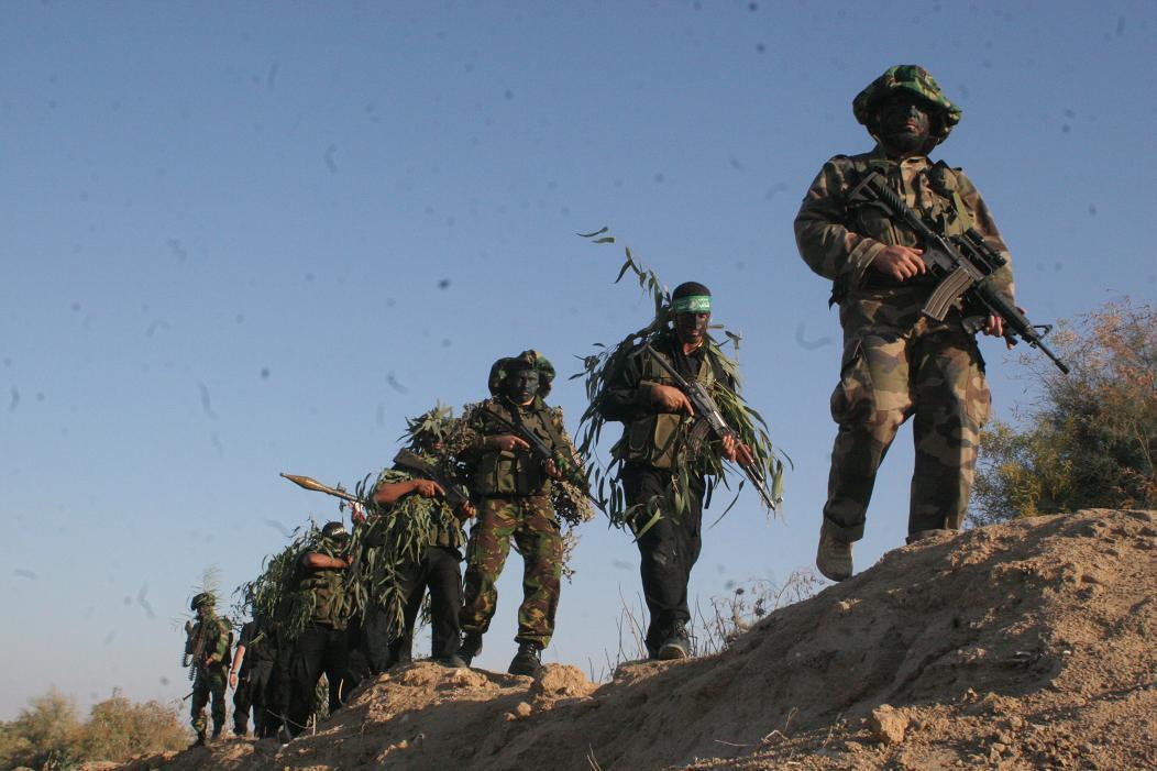 صحيفة عبرية: حماس انتقلت من مرحلة الدفاع إلى الهجوم