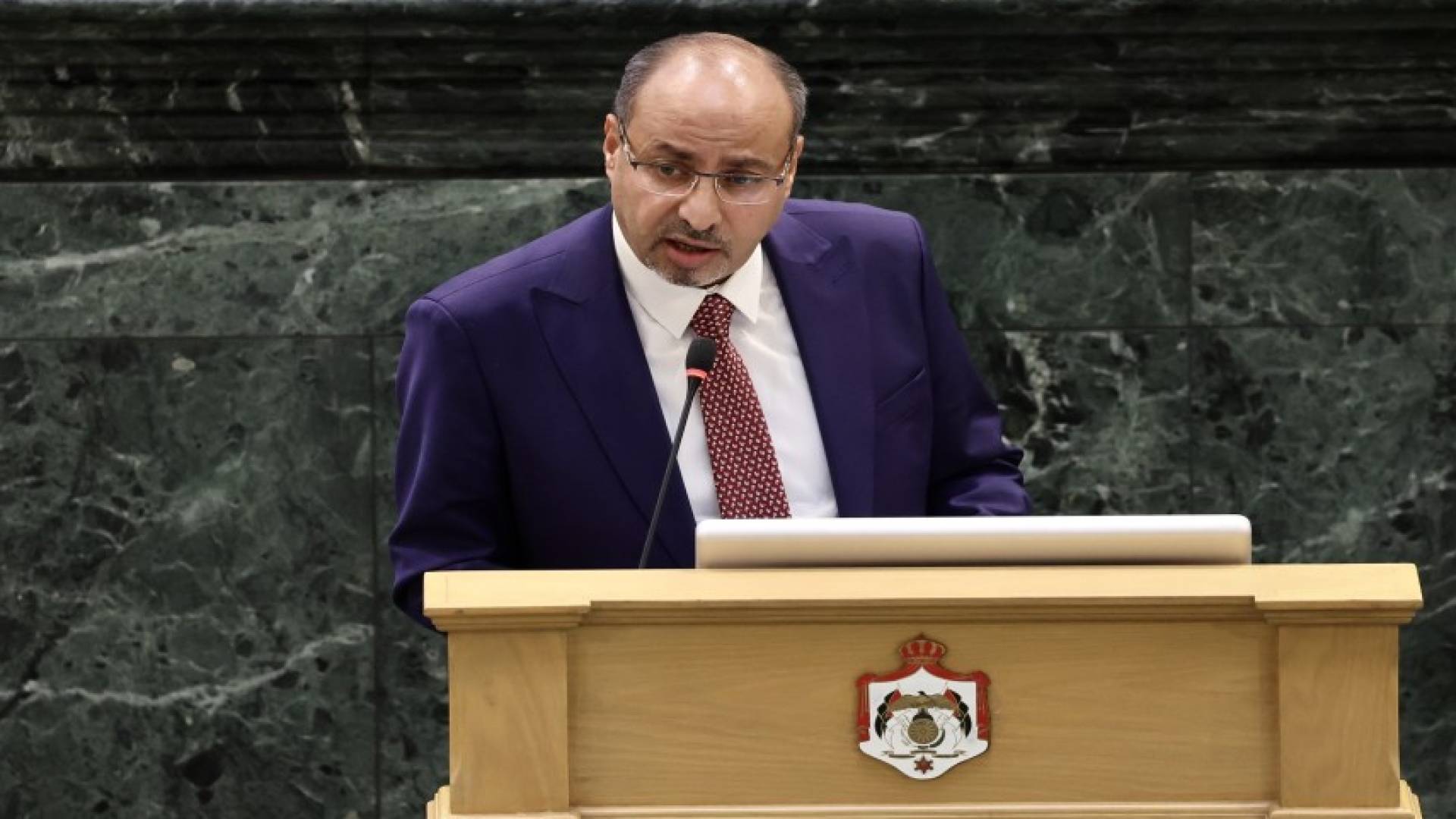 طالب بتوضيح آلية الاحتساب ..  النائب سليحات يحذر من "لبس" في علاوة المعلمين