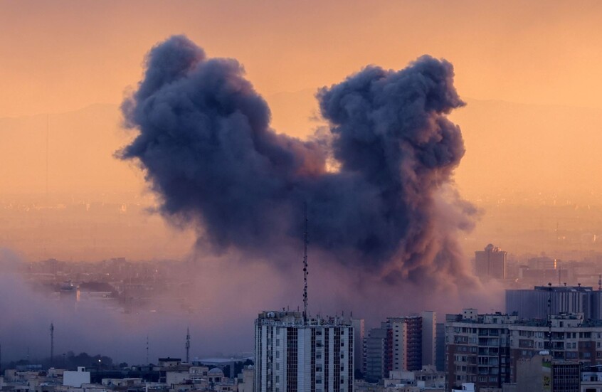 إعلام عبري: مستمرون في استهداف منظومة الصواريخ الباليستية الإيرانية ومنظومات الدفاع الجوي التابعة للنظام