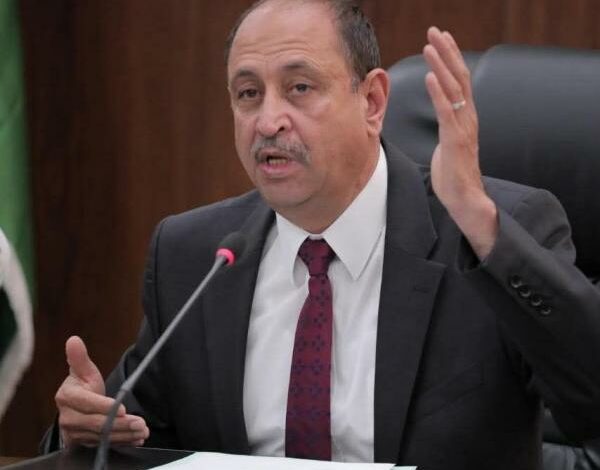 نقيب الأطباء يرفض انعقاد مؤتمر هام للأطباء المقيمين دون أسباب مقنعة ..  والدكتورة الجلاد تستغرب موقفه