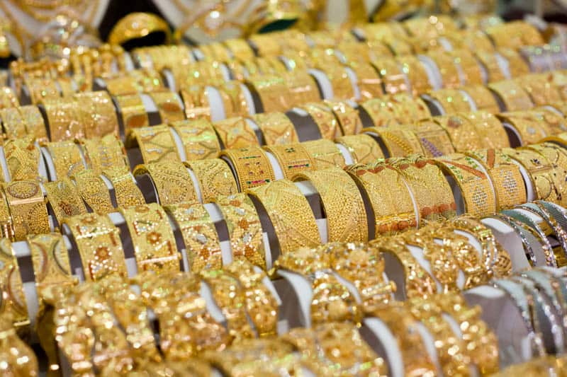 الذهب يصعد مع طغيان مخاوف كورونا على آمال تعافي الاقتصاد
