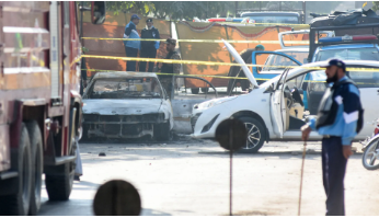 بالفيديو : 11 قتيلا وعشرات الجرحى بانفجار في مسجد في إسلام أباد