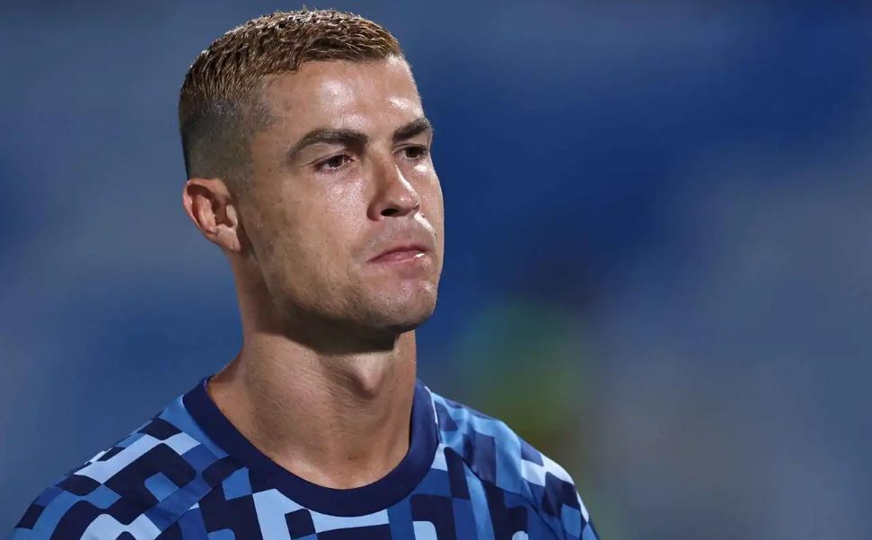 بعد أزمة كريستيانو رونالدو ..  حساب منتخب البرتغال يتلقى ضربة قوية  