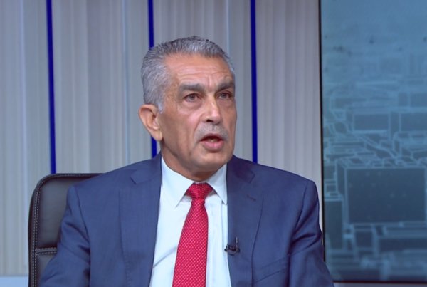 مجاهد: صلاحيات قطاع النقل مبعثرة ولا دعم سياسي ومادي له