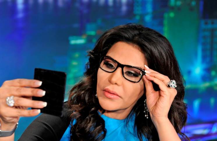 الفنانة السعودية وعد تهدد أحلام بسرقة مجوهراتها واختطاف احدى بناتها