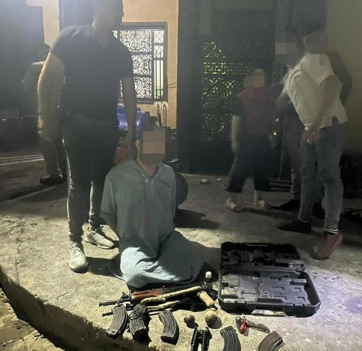 علقه والده في السقف ..  إنقاذ طفل معنف في العراق