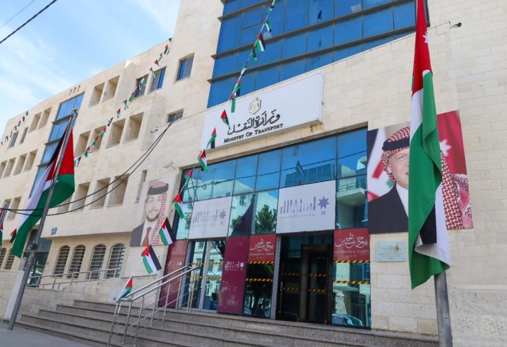 بدء عبور الشاحنات الأردنية إلى تركيا واليونان عبر معبر باب الهوى بنجاح