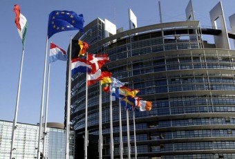 البرلمان الأوروبي يرفض ''دقيقة الحداد'' على شارون