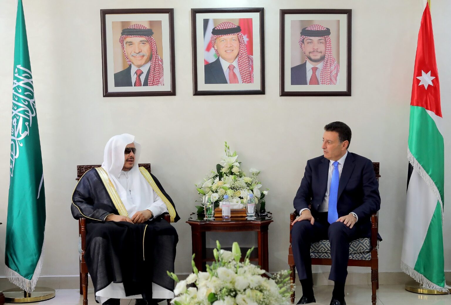 رئيس مجلس النواب يجري مباحثات رسمية مع رئيس مجلس الشورى السعودي