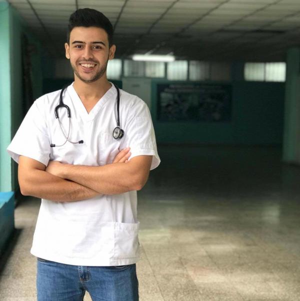 الدكتور محمد نزار عمرو  ..  مبارك التخرج